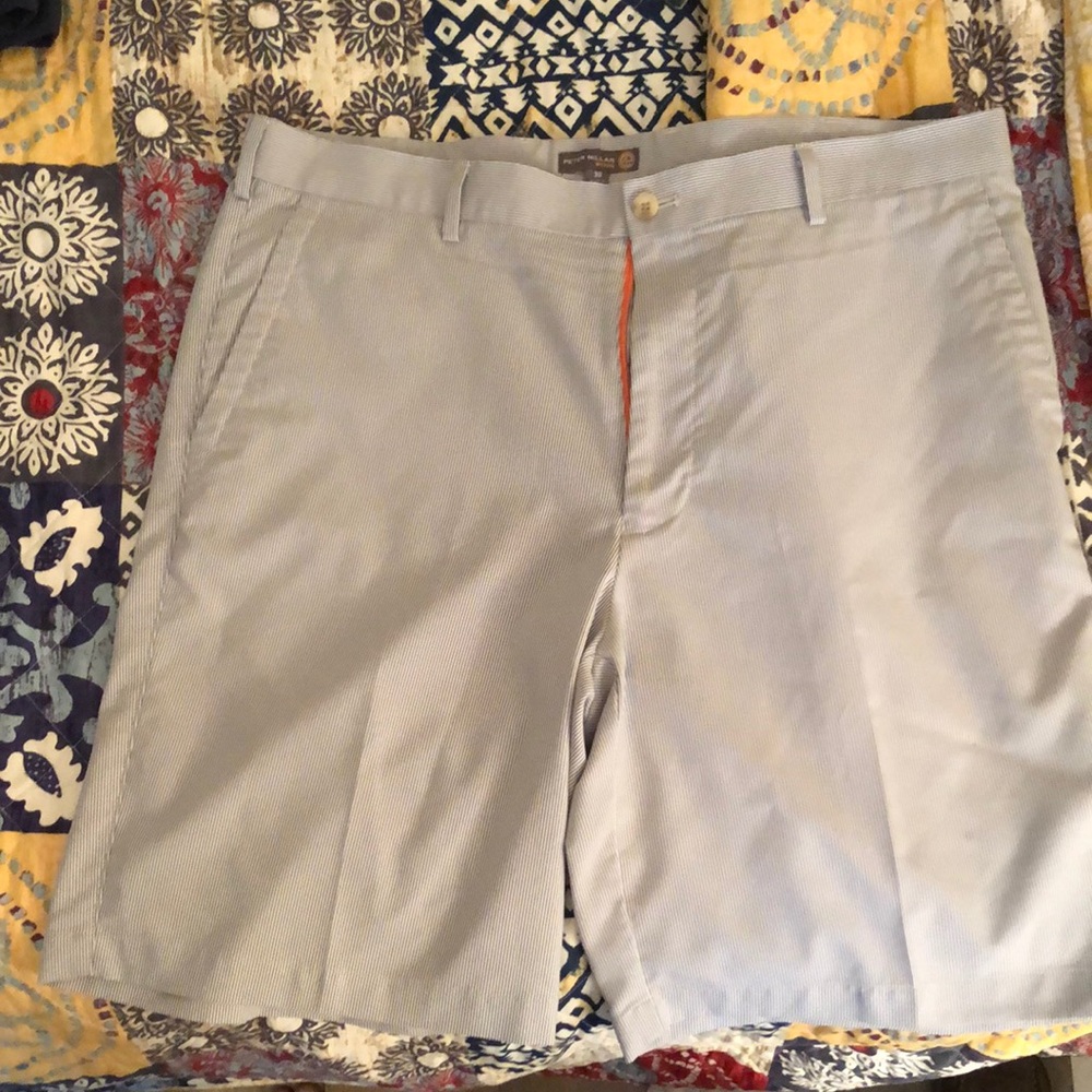 Men’s golf shorts